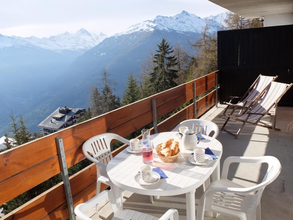 Appartement tout confort Apartment in Canton of Valais
