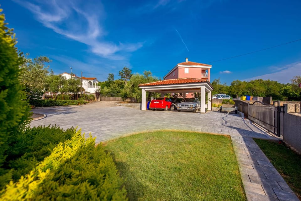 Property building, Parking