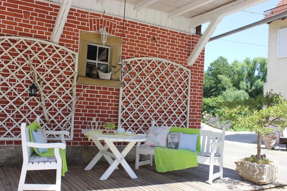 Patio, BBQ facilities, Balcony/Terrace