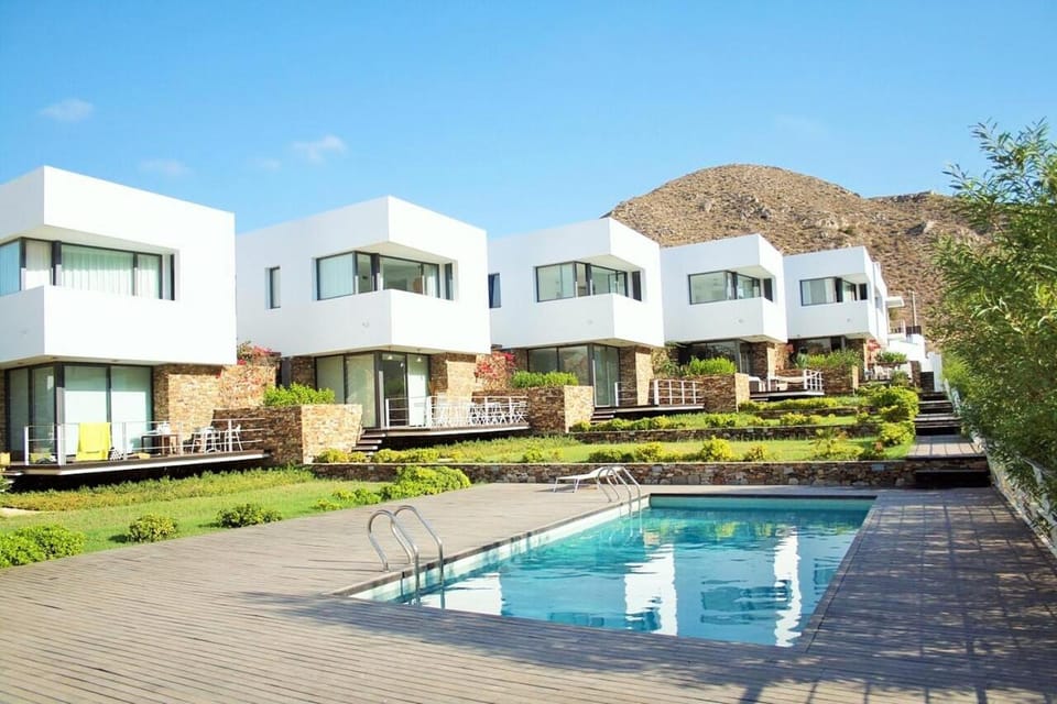 Patio, Garden, Swimming pool