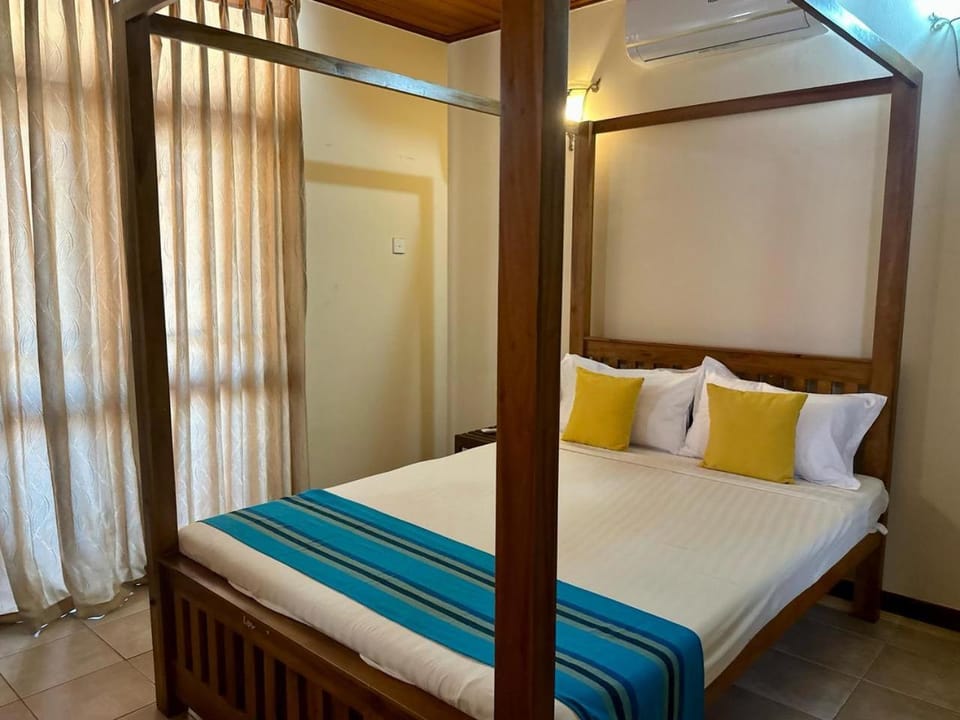 Hotel Marine at Negombo Beach Bed and Breakfast in Negombo