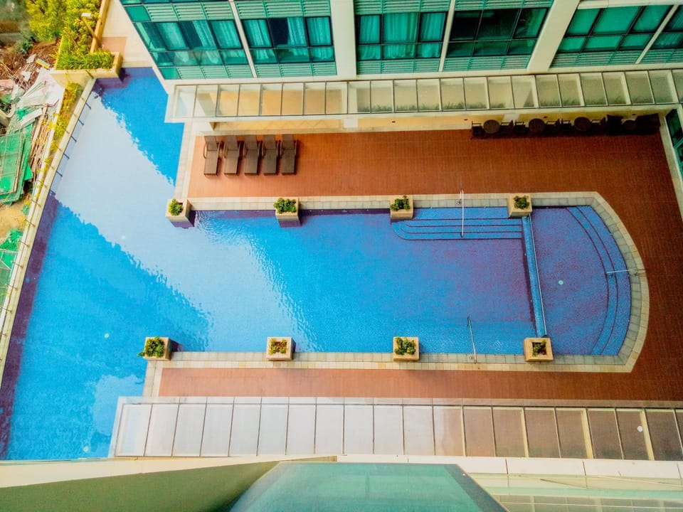 Uptown Mall Area Fort Bonifacio Manila Apartment in Makati