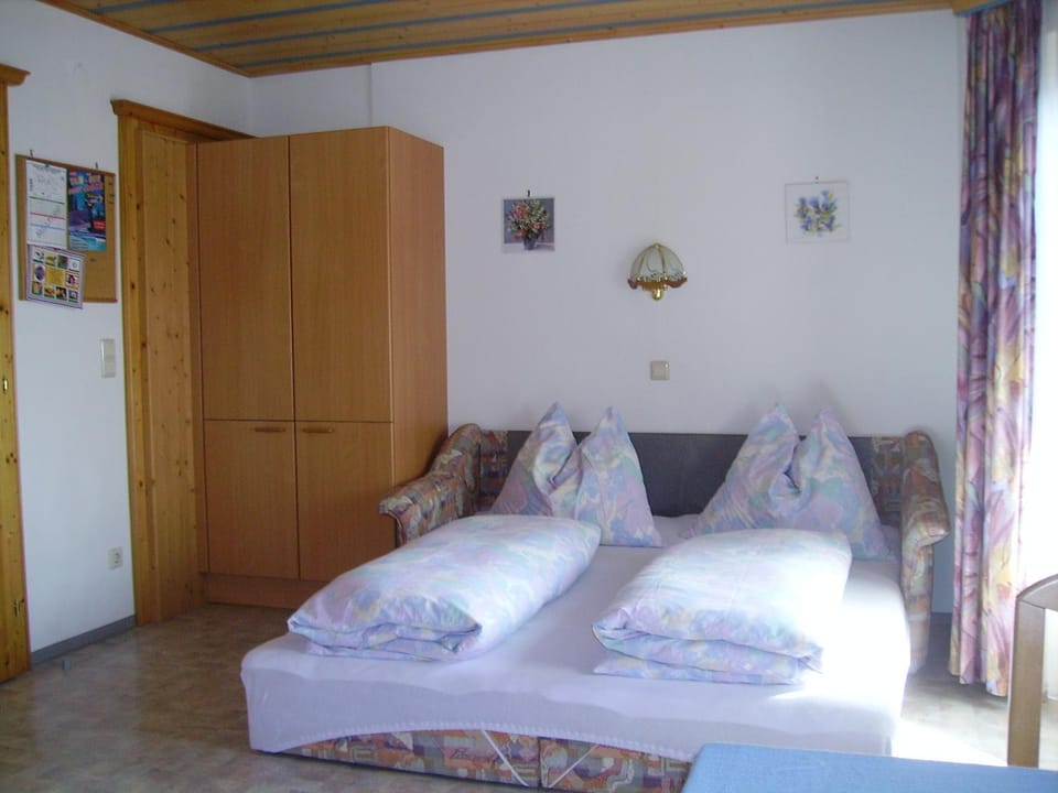 Bed, Photo of the whole room, Bedroom, wardrobe