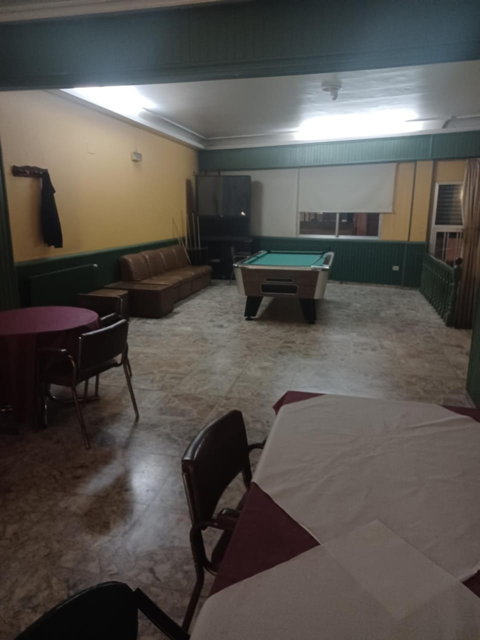Restaurant/places to eat, Game Room