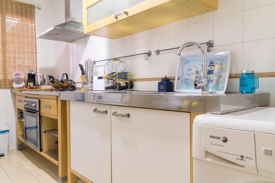 Kitchen or kitchenette, Communal kitchen