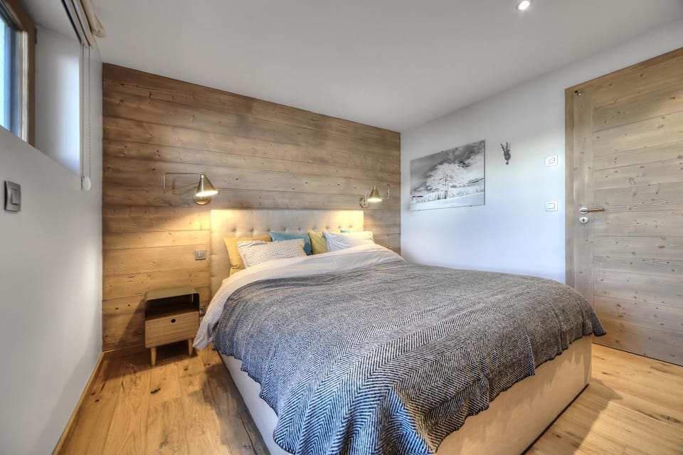 Bedroom, Mountain view, Family