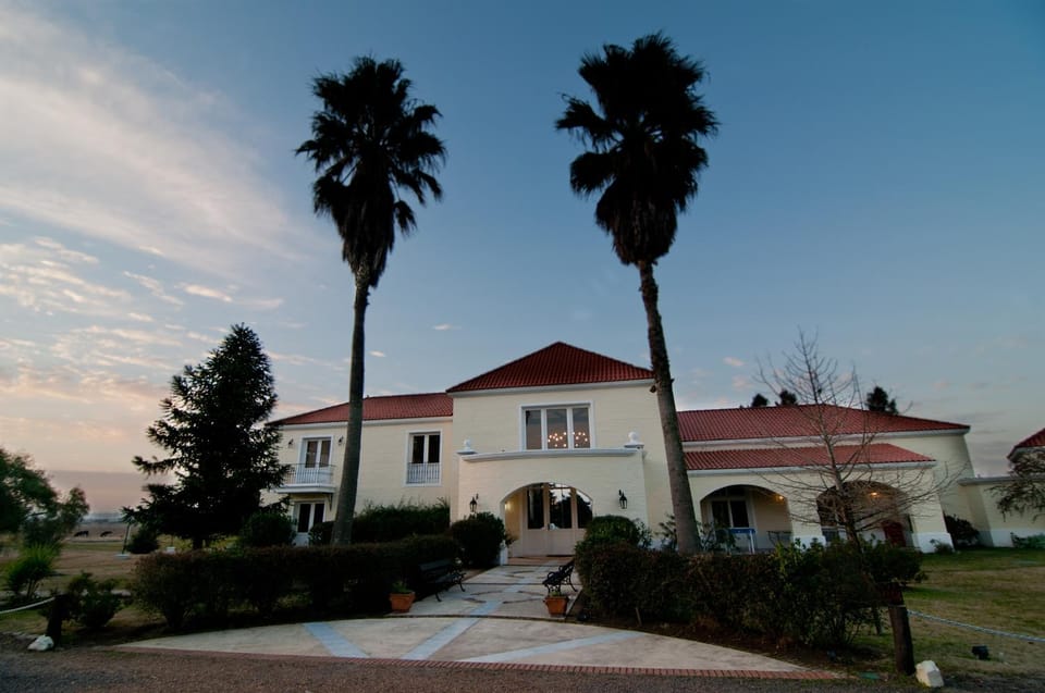 Property building, Facade/entrance, Lobby or reception
