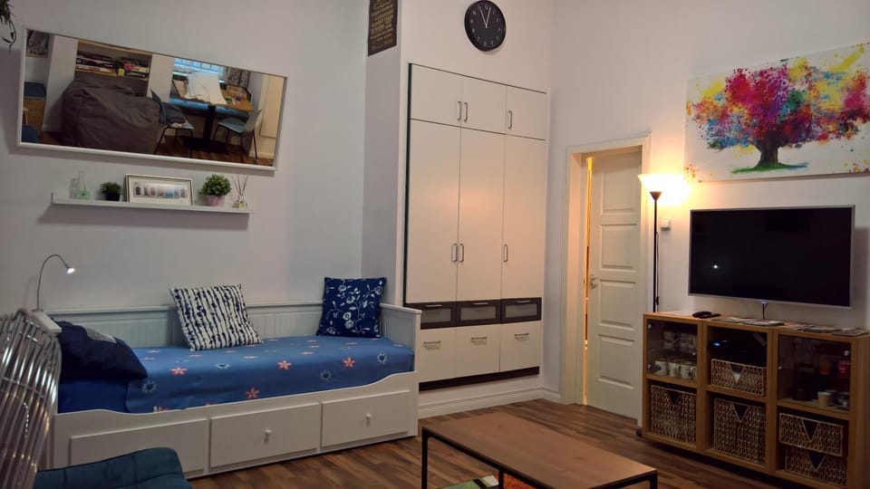 Communal lounge/ TV room, TV and multimedia, Living room, Seating area
