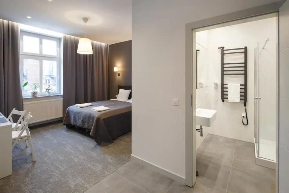 Bathroom, Photo of the whole room, Bedroom