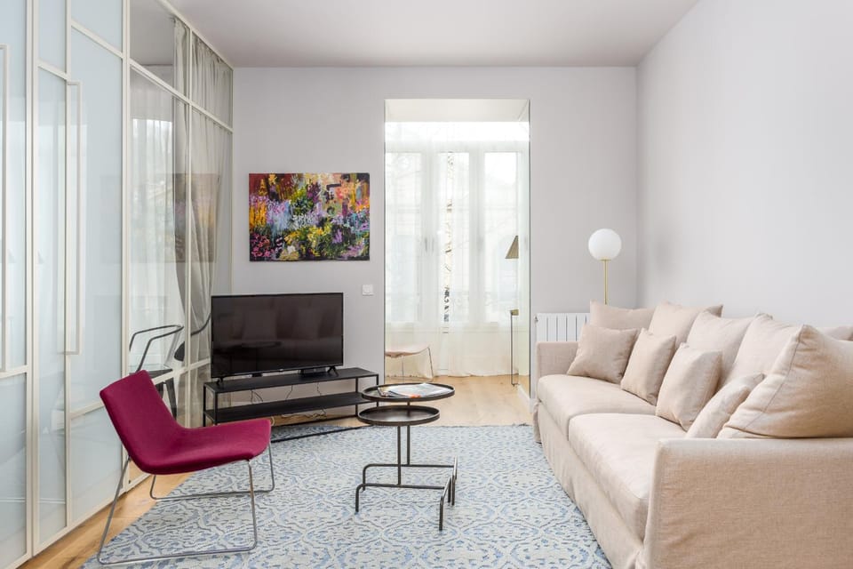 TV and multimedia, Living room, Other, Seating area, internet