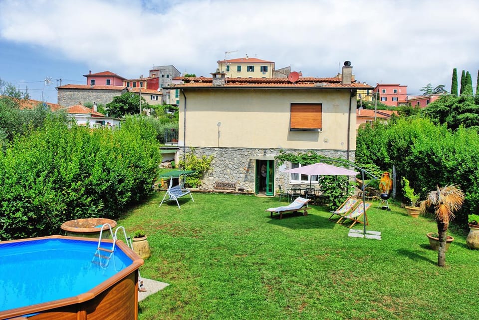 Property building, Garden, Swimming pool