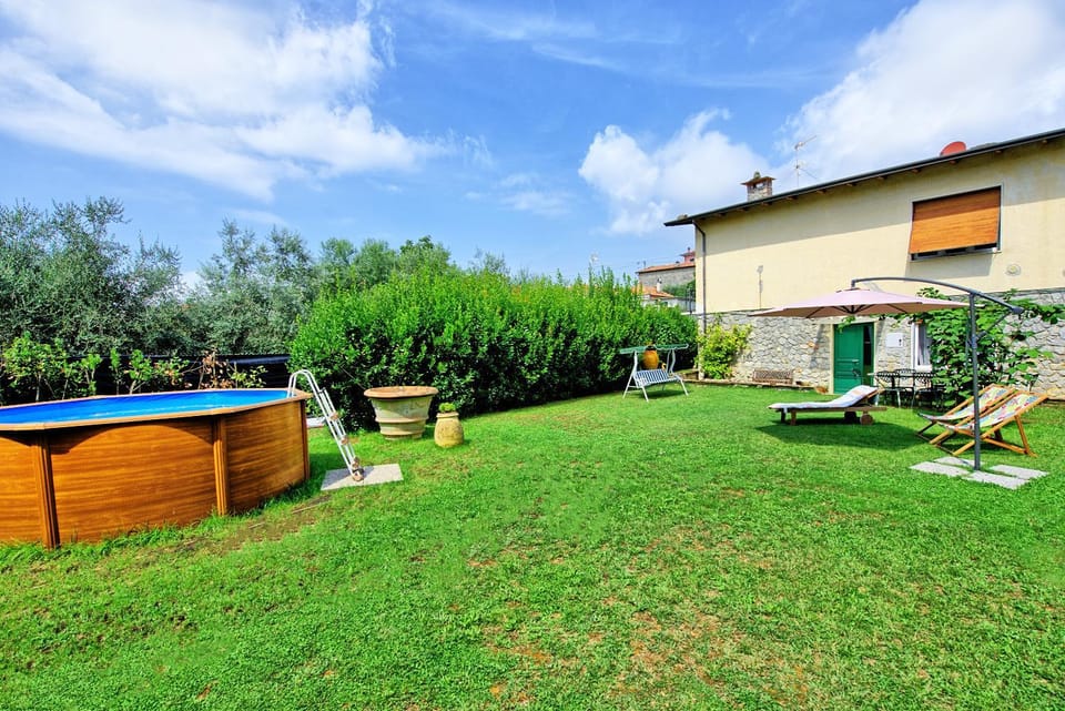 Property building, Garden, Swimming pool
