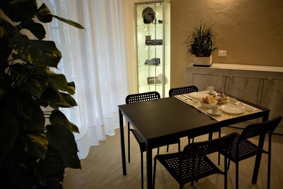 Living room, Decorative detail, Seating area