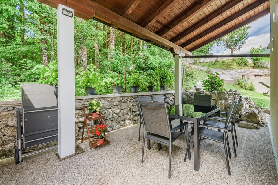 Patio, Spring, Day, Garden, View (from property/room), Balcony/Terrace, Dining area, Garden view