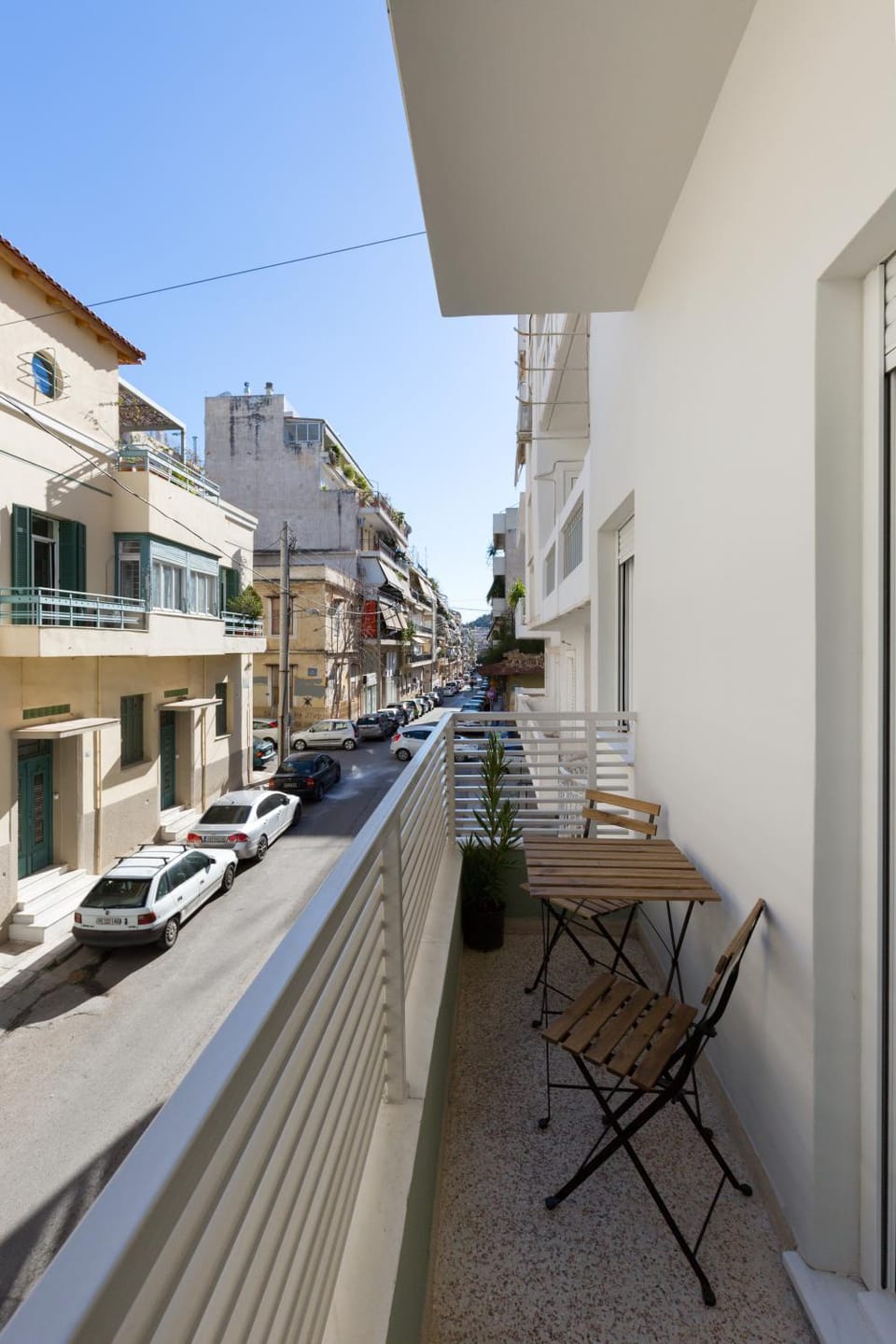 Property building, Neighbourhood, Balcony/Terrace, Dining area, City view, Street view