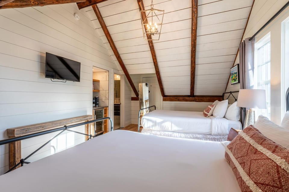 Bed, Photo of the whole room