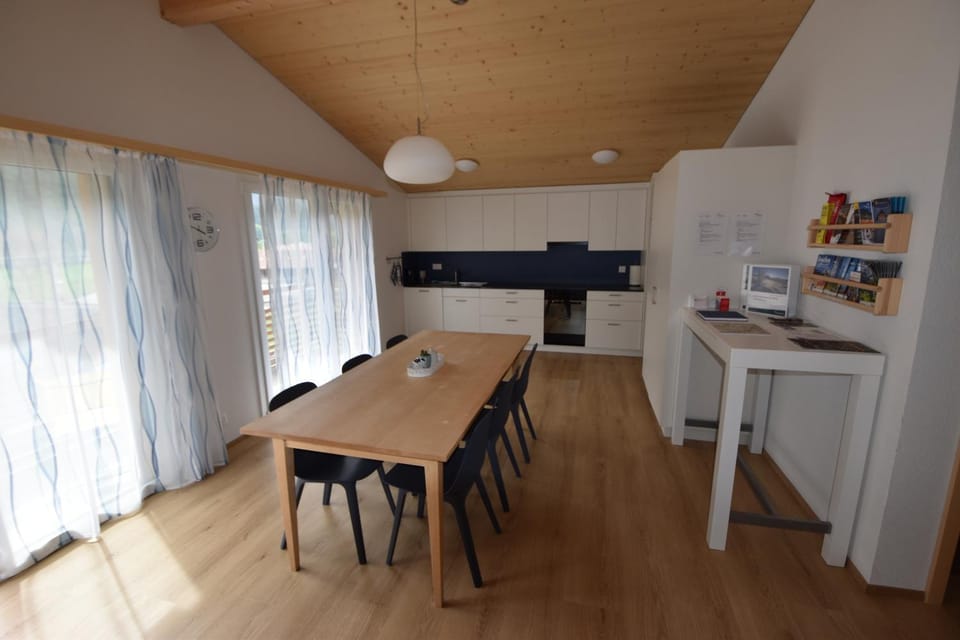 Kitchen or kitchenette, Decorative detail, Dining area