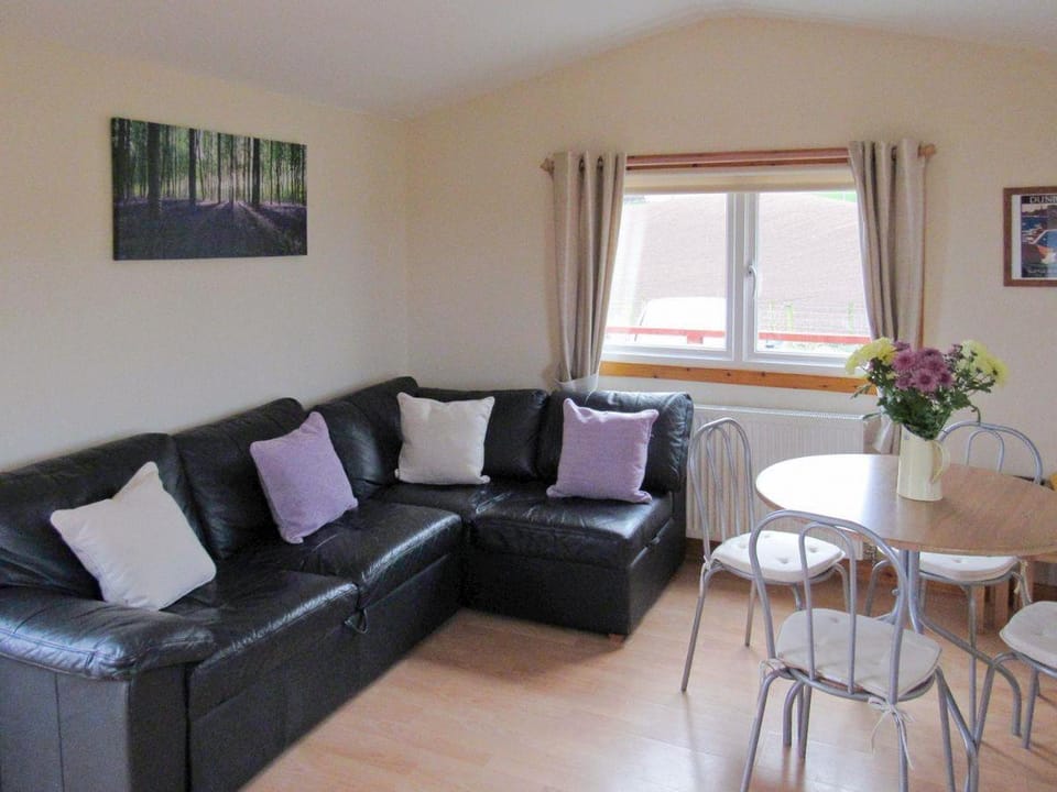 Golden Oak Chalet Apartment in Scotland