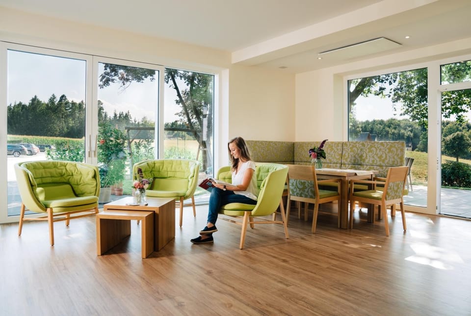 Communal lounge/ TV room, Lobby or reception