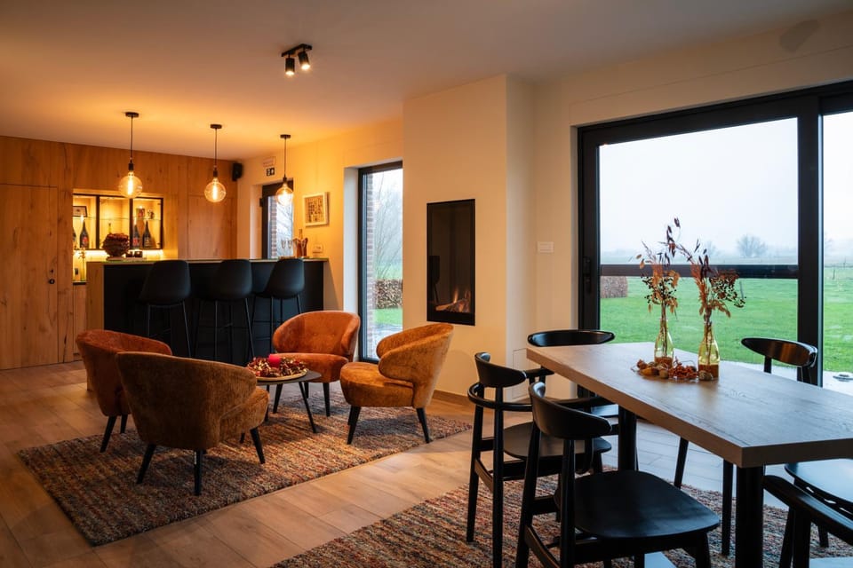 Lounge or bar, Breakfast