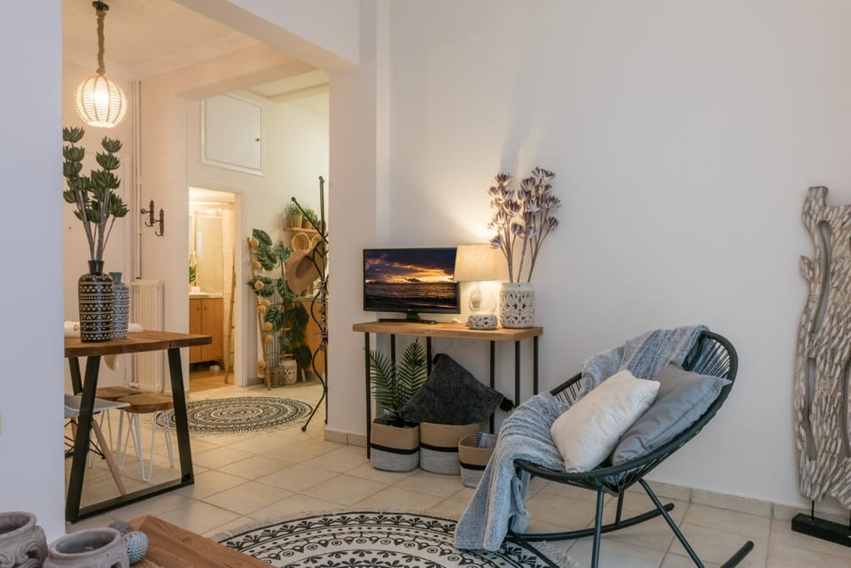 TV and multimedia, Seating area, Dining area