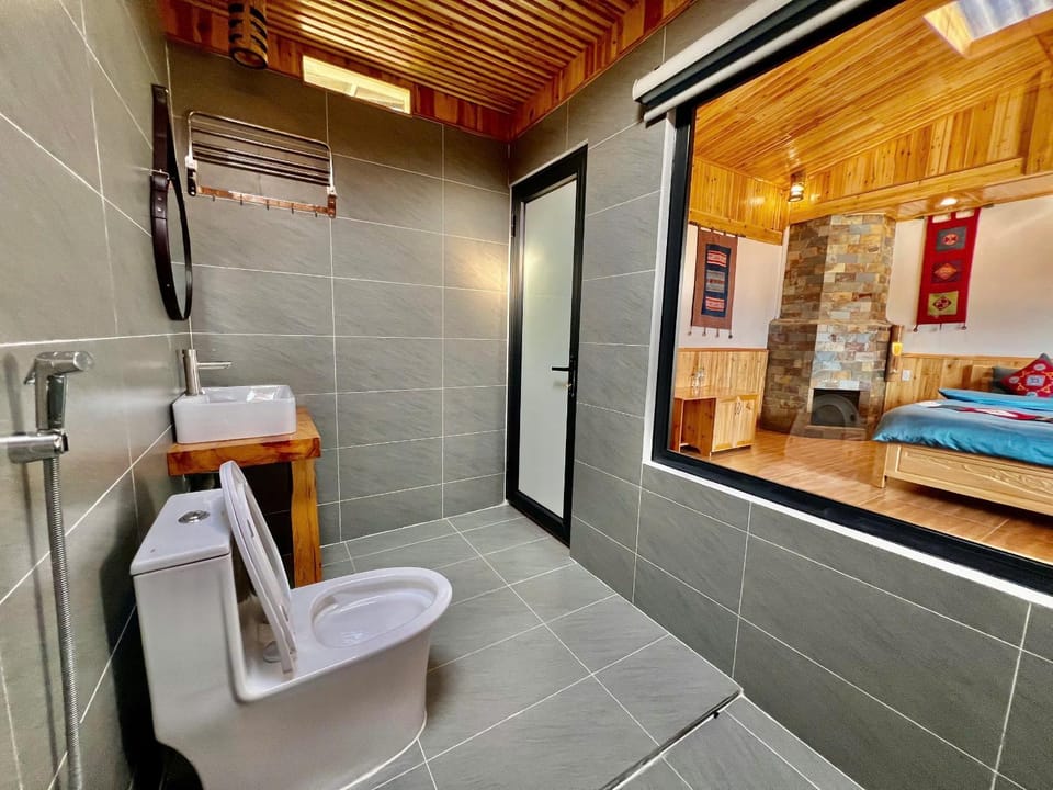 Shower, Toilet, Bathroom, Photo of the whole room