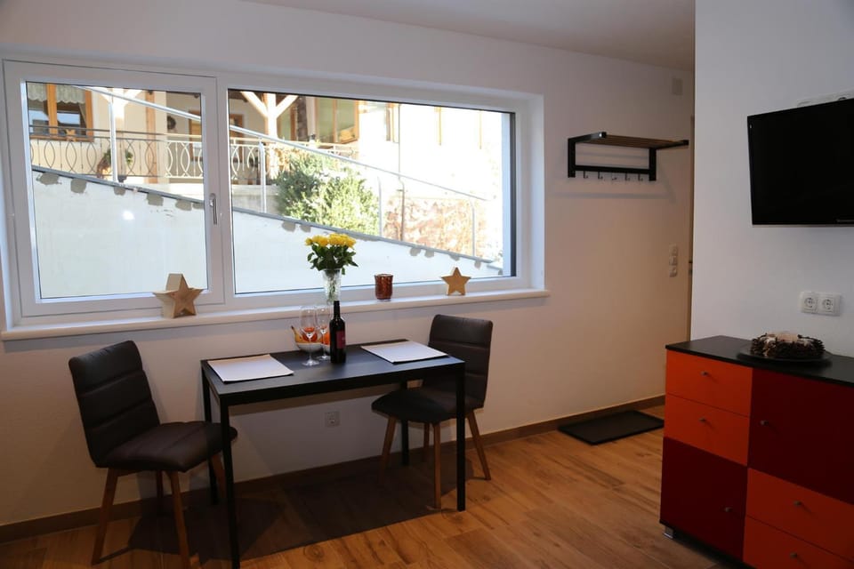 TV and multimedia, Dining area