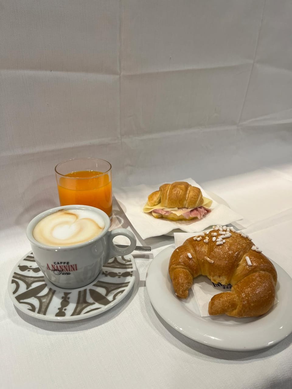 Food and drinks, Food, Breakfast, Continental breakfast
