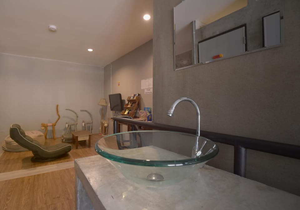 OK CHIC PHUKET HOSTEL Hostel in Wichit