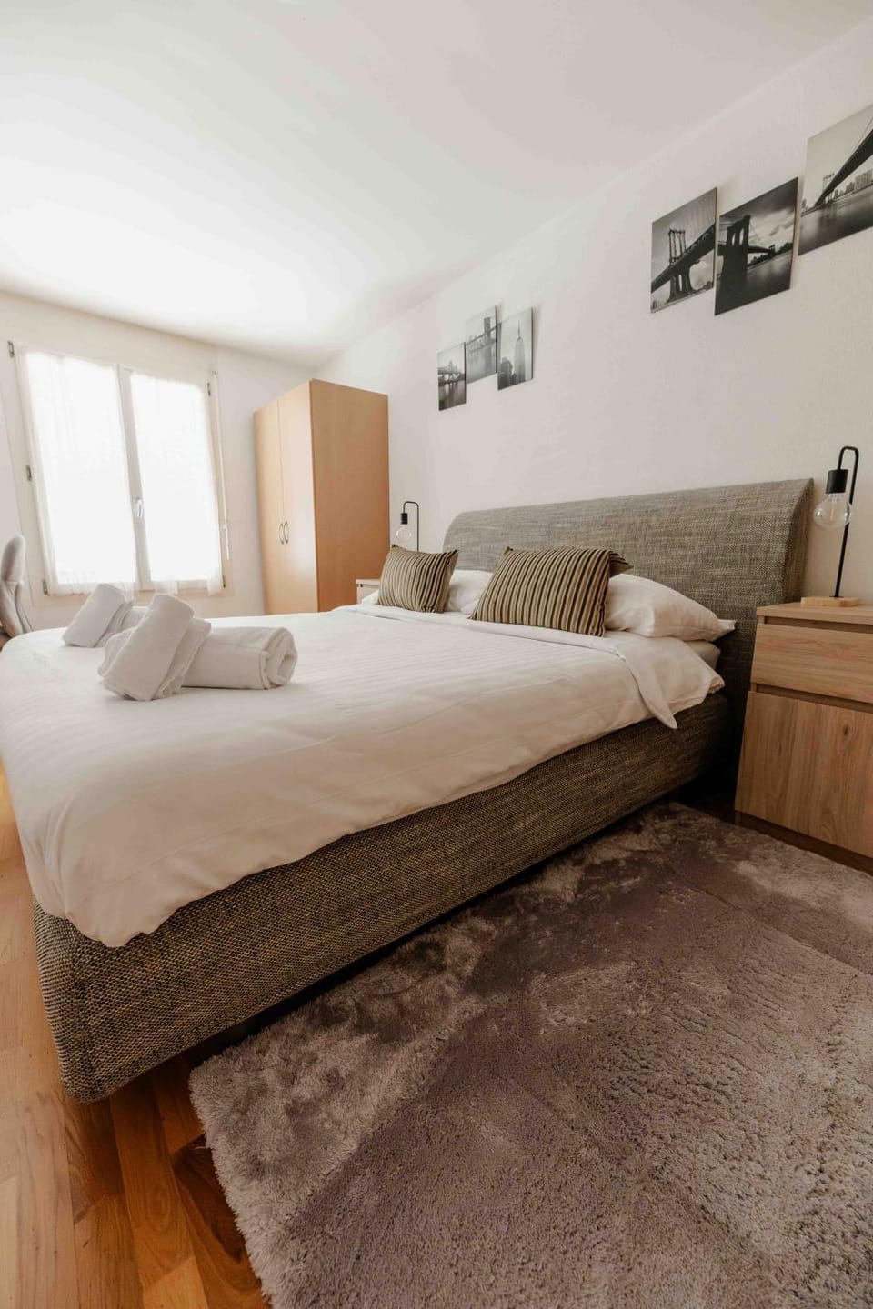 Bed, Photo of the whole room, Bedroom