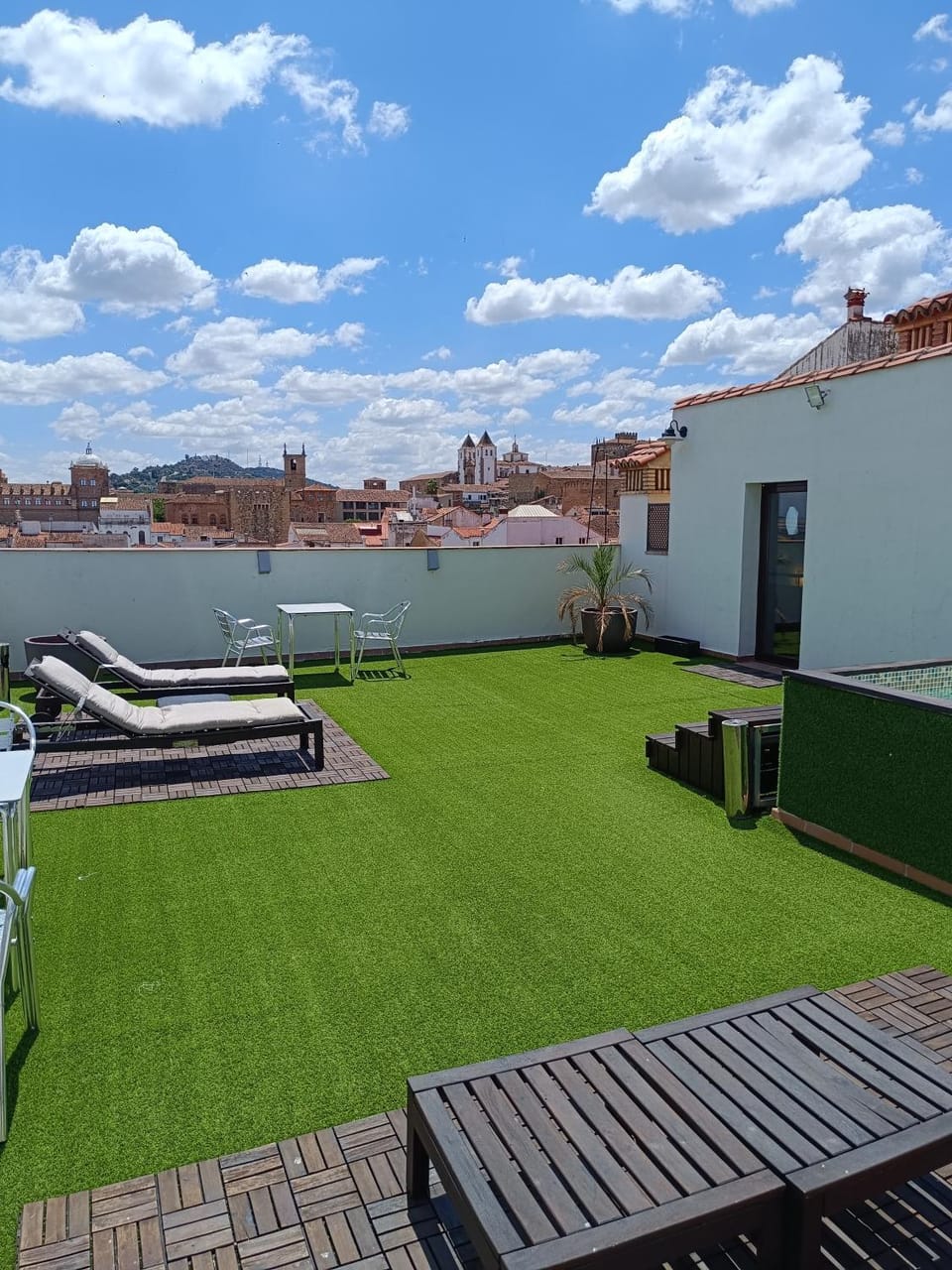Property building, Balcony/Terrace, Swimming pool