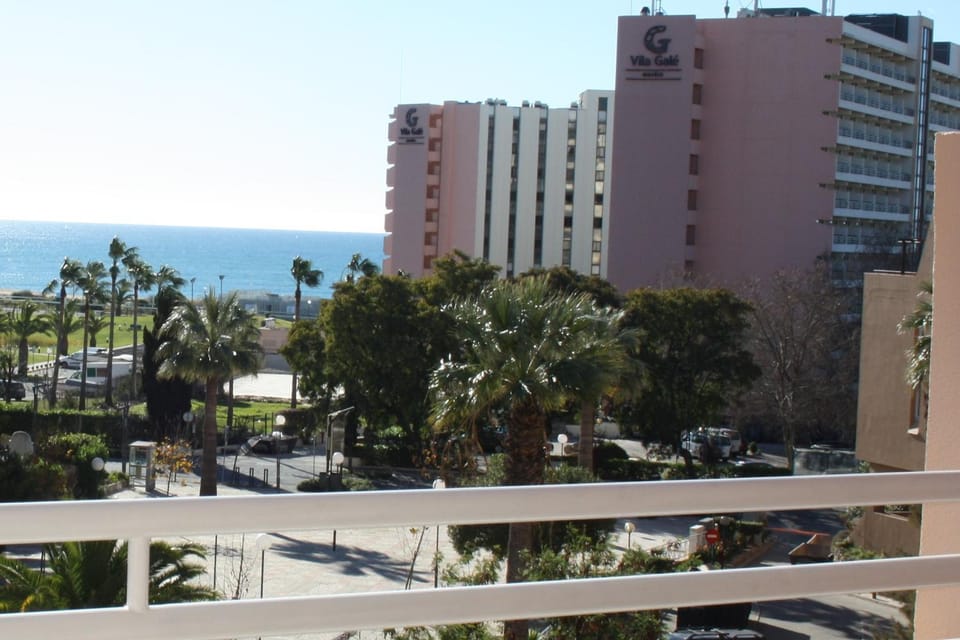 Seastar Apartment in Quarteira