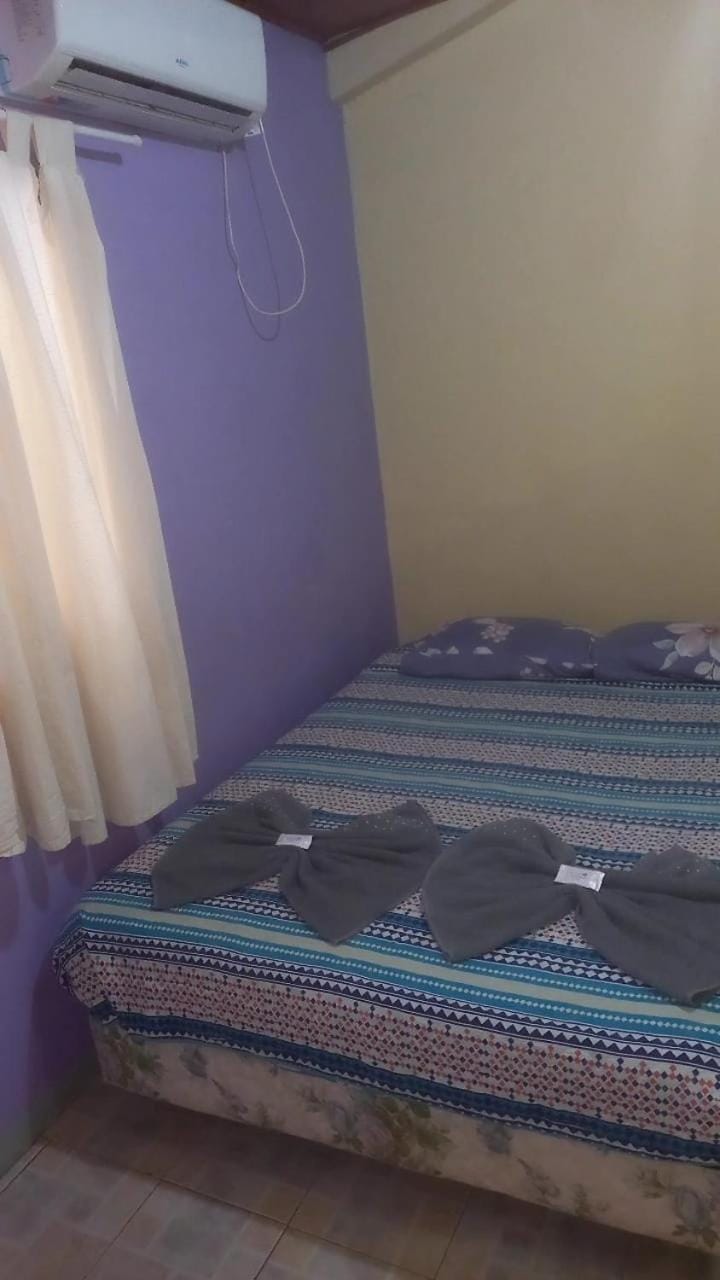 Bed, Photo of the whole room, air conditioner