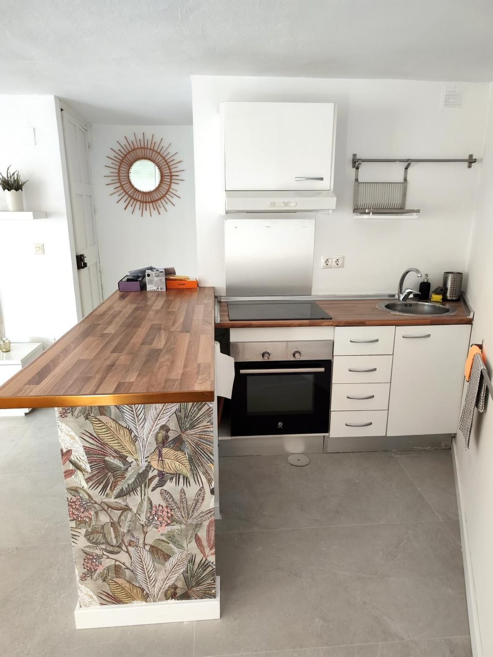 Kitchen or kitchenette, oven, stove