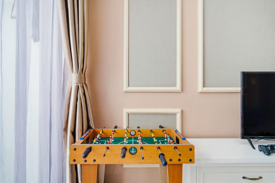 Game Room, Evening entertainment
