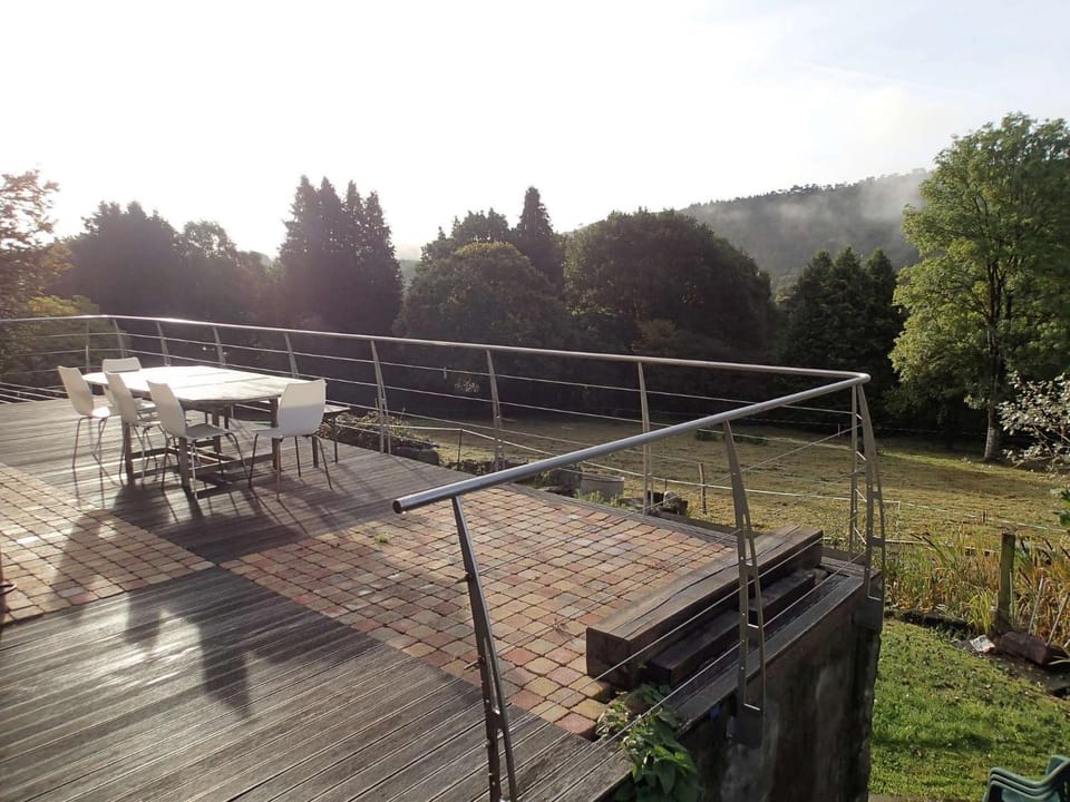 Balcony/Terrace, Garden view, Landmark view, Mountain view, River view