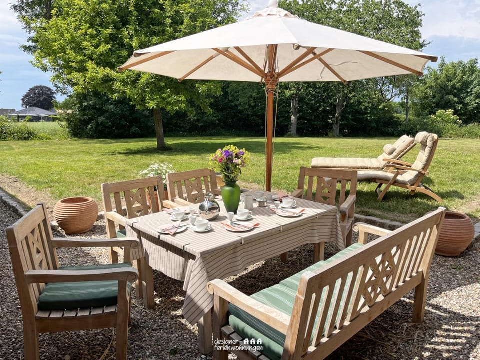 Patio, Day, Garden, Balcony/Terrace, Seating area, Dining area