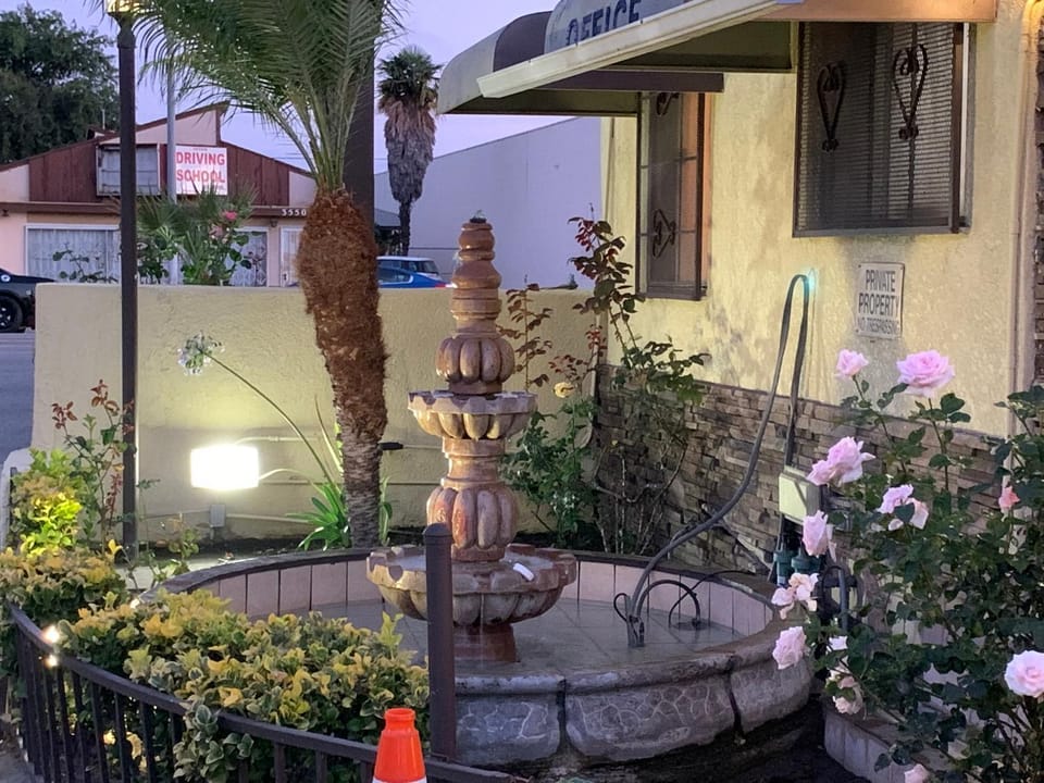 Apache Inn Motel in South Gate