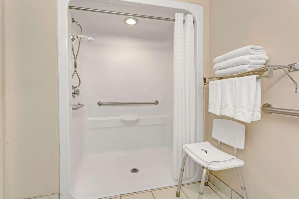 Bathroom, Photo of the whole room, On site