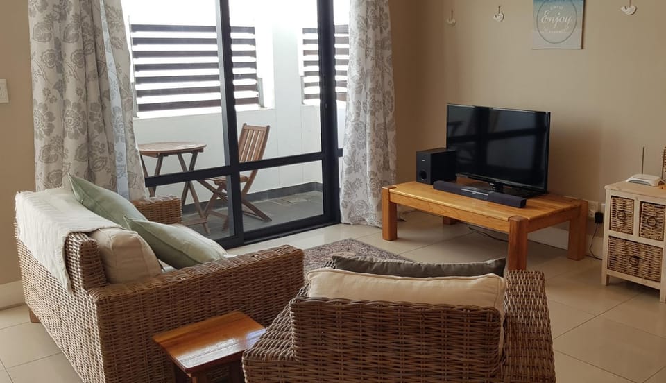 Patio, TV and multimedia, Balcony/Terrace, Living room, Seating area, Evening entertainment, Entertainment