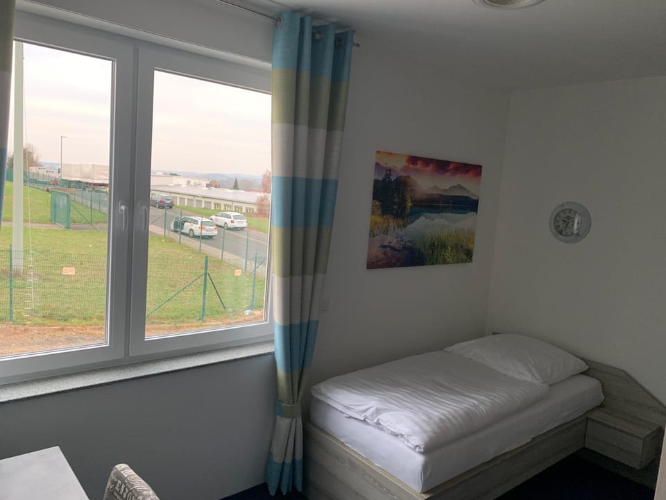 Bed, View (from property/room), Bedroom, Street view