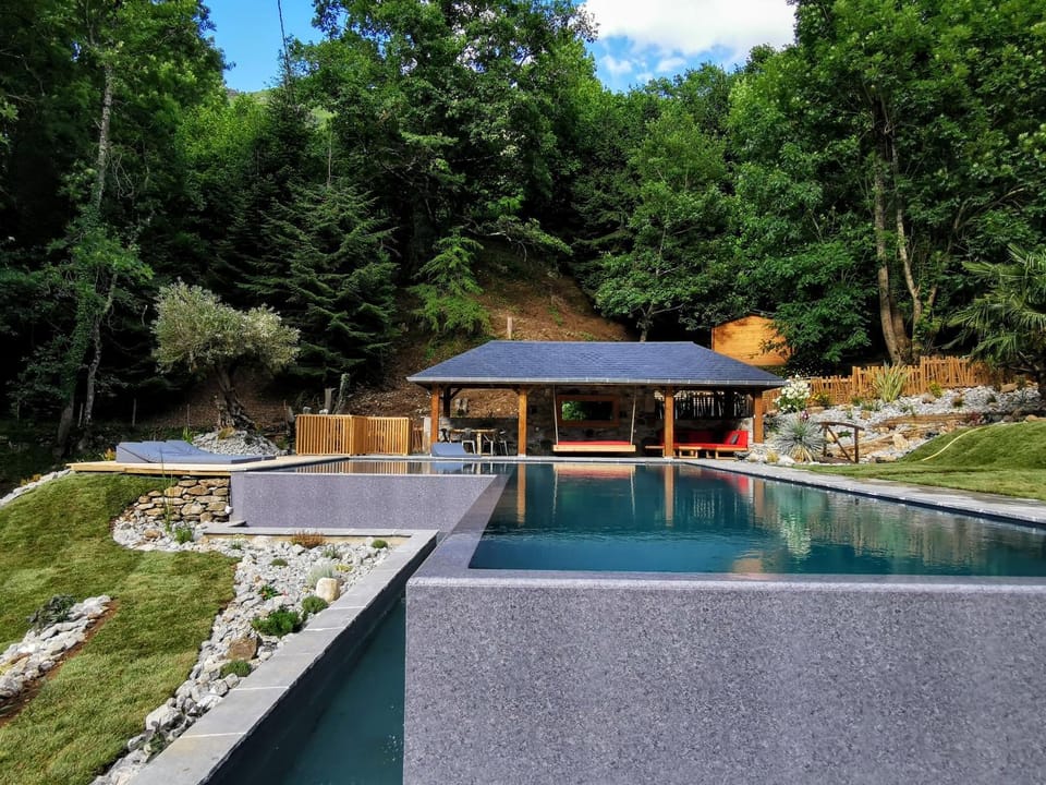 Patio, Spring, Garden, Balcony/Terrace, Lounge or bar, Mountain view, Swimming pool