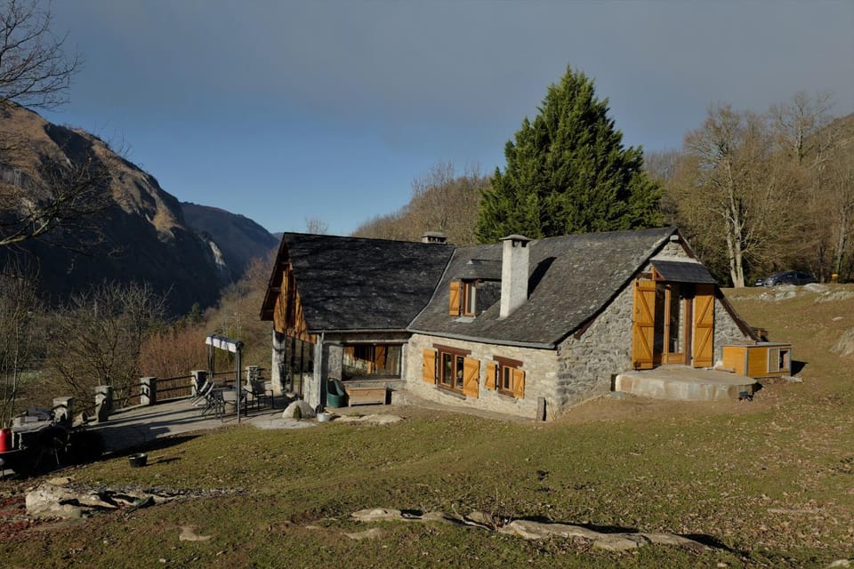 Property building, BBQ facilities, Garden, Balcony/Terrace