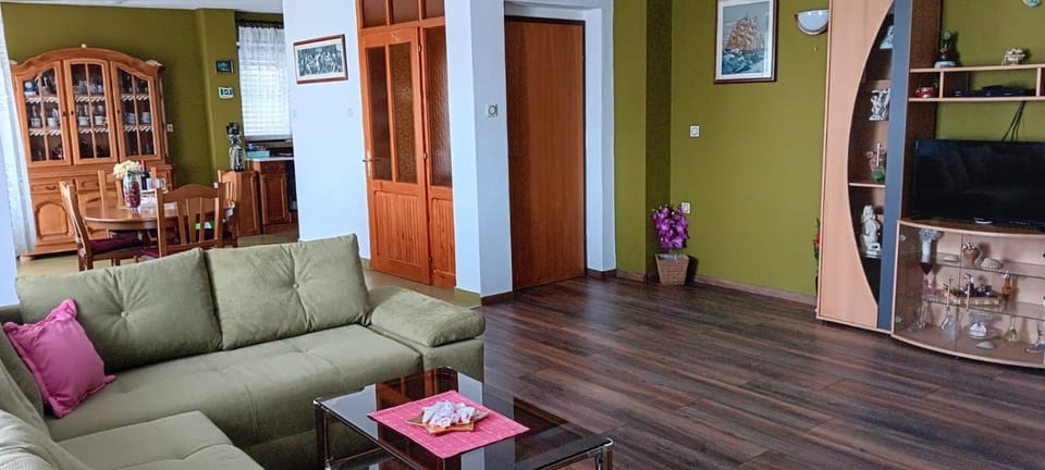 Communal lounge/ TV room, Living room