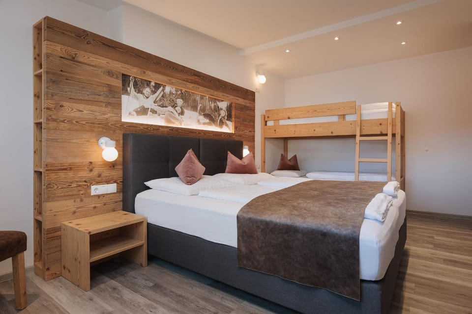 Bed, Bedroom, bunk bed