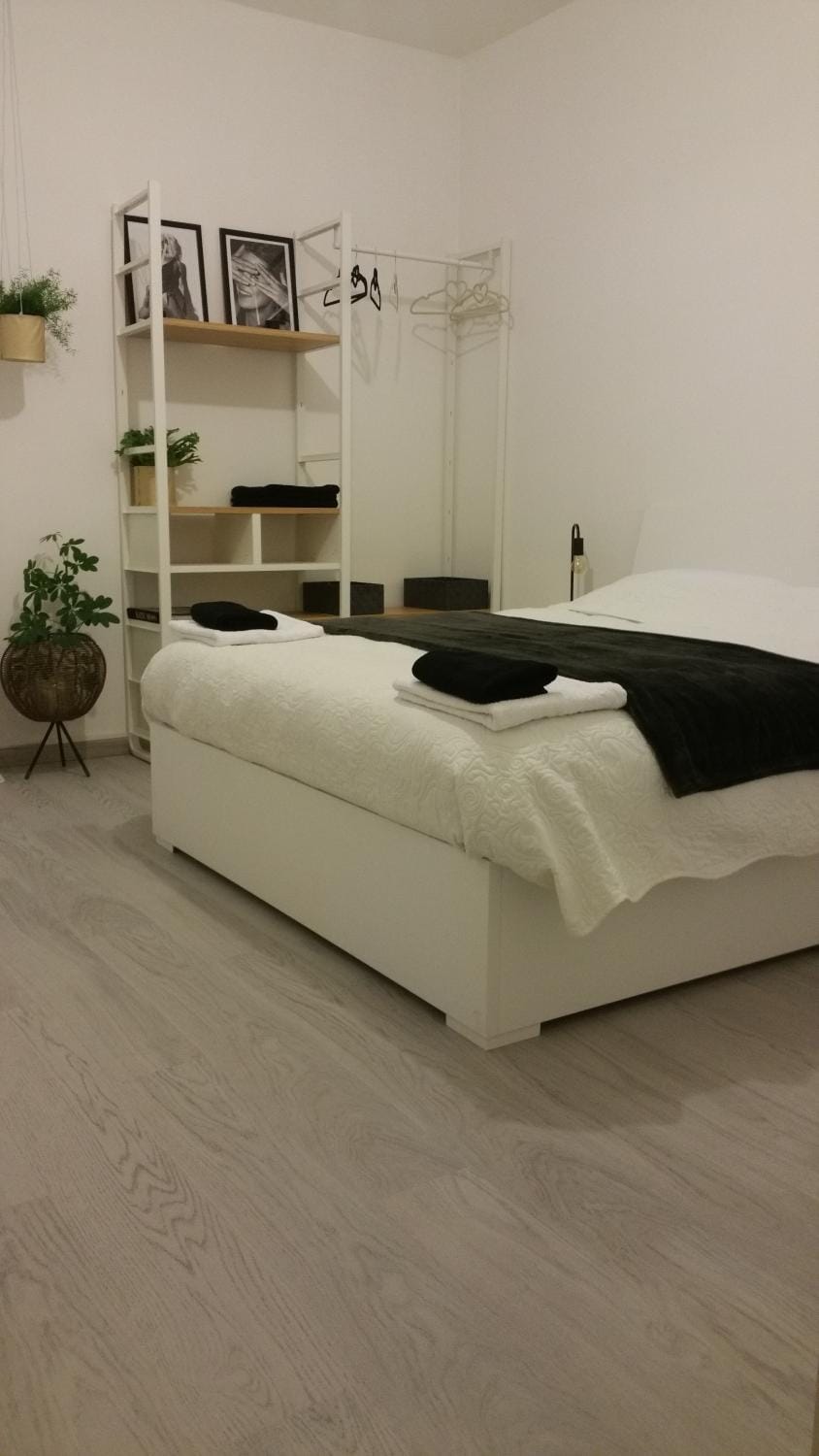 Galliera Street Apartment in Bologna