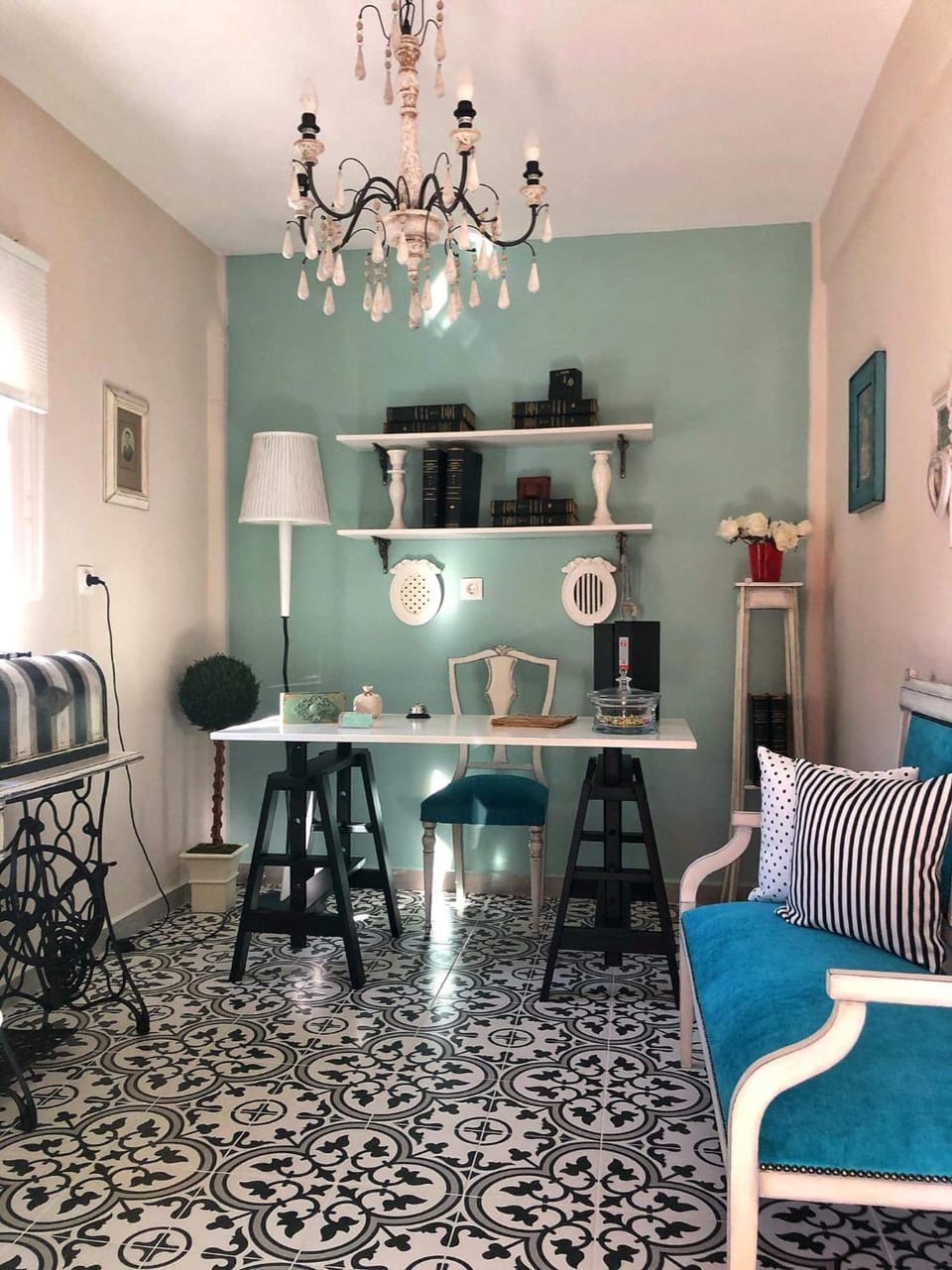 Day, Living room