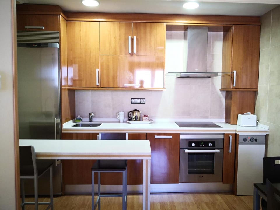 Kitchen or kitchenette, Communal kitchen