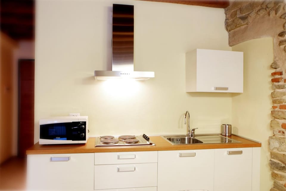 minibar, kitchen