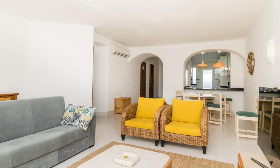 Great S.Rafael Aprt. walking distance to the beach Apartment in Guia